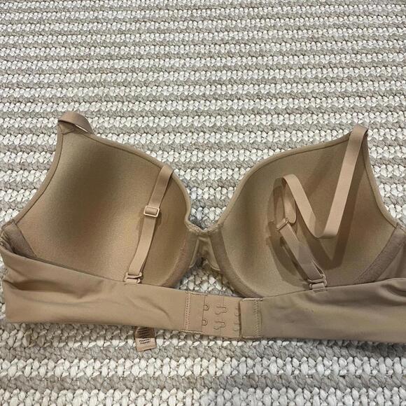 Skims Fits Everybody T-shirt Bra - Picture 3 of 4